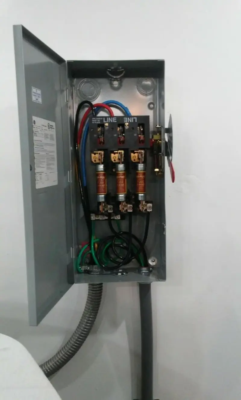 Three-phase disconnect switch installed for Smoke Detector Installation in Smyrna